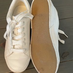 A New Day white tennis shoes